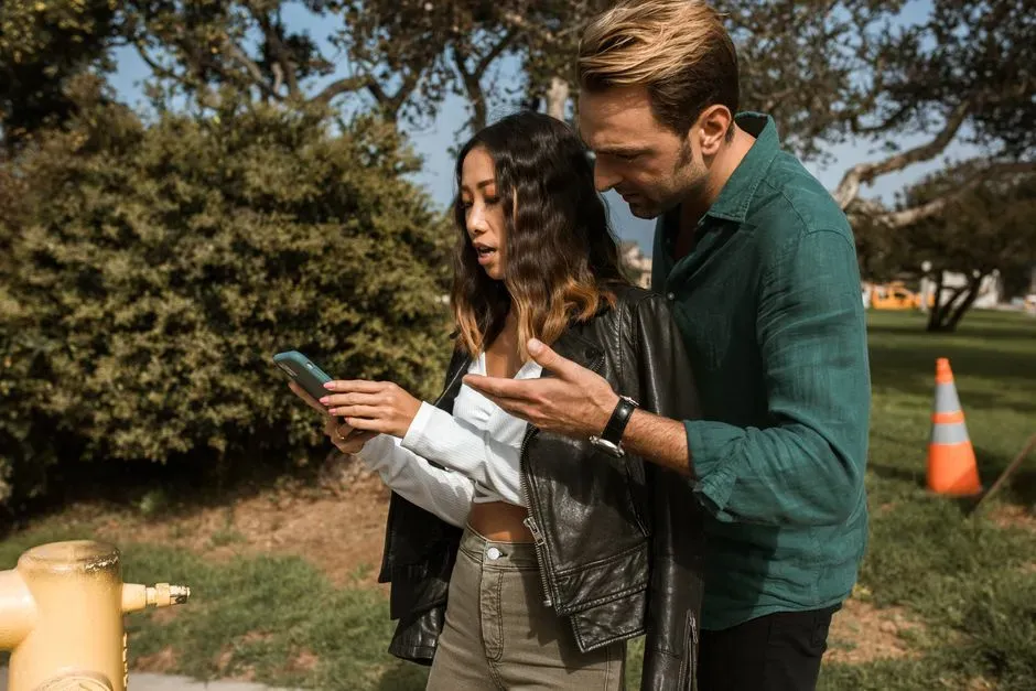 6. Letting phones absorb the moments meant for each other (Image Credits: Pexels)