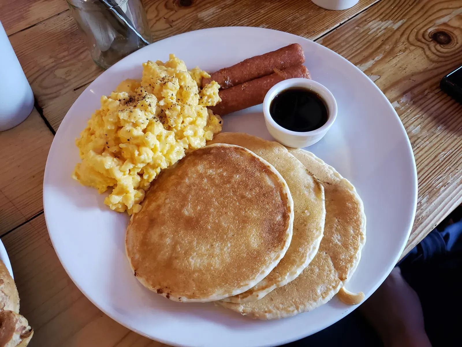 2. Groundhog Day pancake breakfasts (By Andy Li, <a href="https://commons.wikimedia.org/w/index.php?curid=131313583" target="_blank" rel="noopener">CC0</a>)