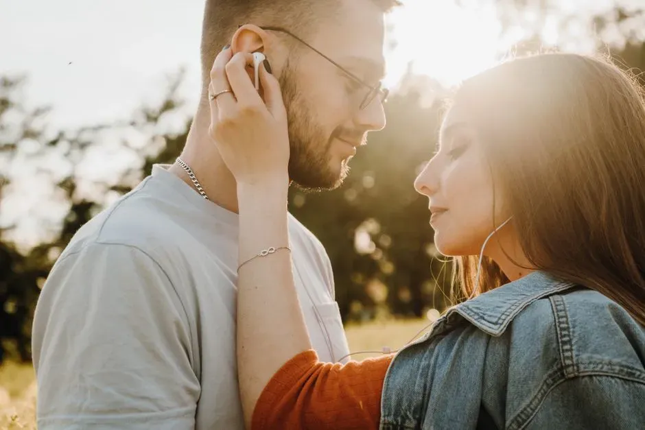 They Listen Before They Problem-Solve (Image Credits: Pexels)