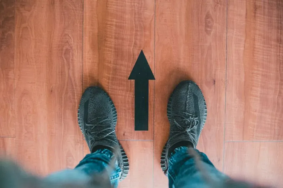 3. The Direction the Feet Are Pointing (Image Credits: Pexels)
