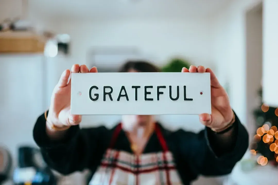8. They Express Gratitude Genuinely and Often (Image Credits: Unsplash)