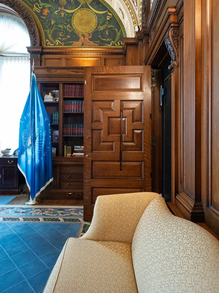 7. Custom millwork and built-ins (dalecruse, Flickr, <a href="https://creativecommons.org/licenses/by/2.0/" target="_blank" rel="noopener">CC BY 2.0</a>)