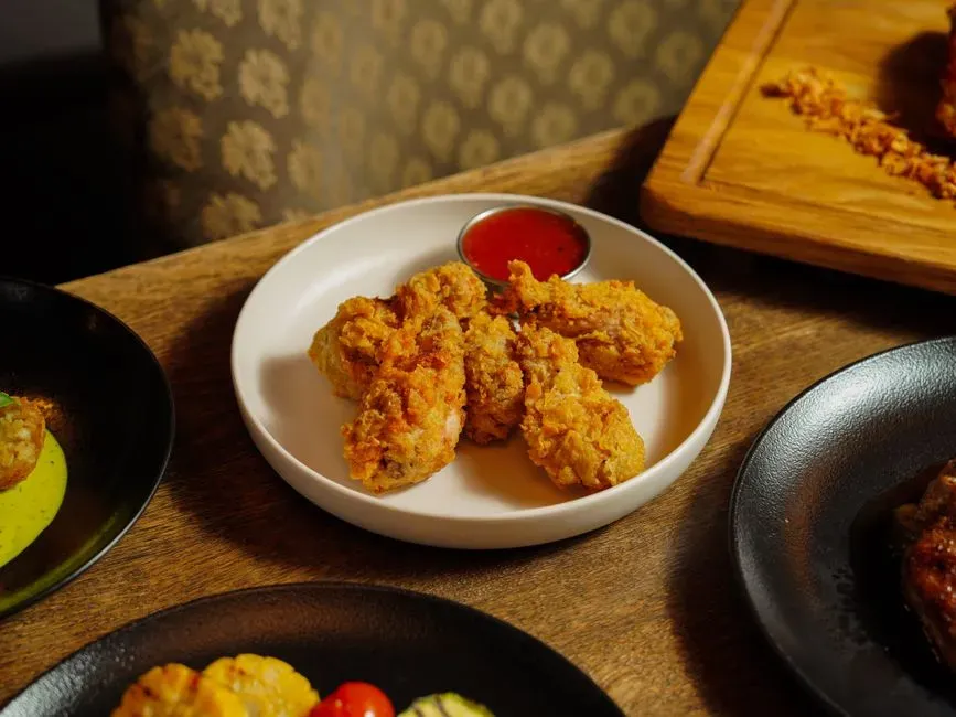 2. Buttermilk Fried Chicken (Image Credits: Pexels)