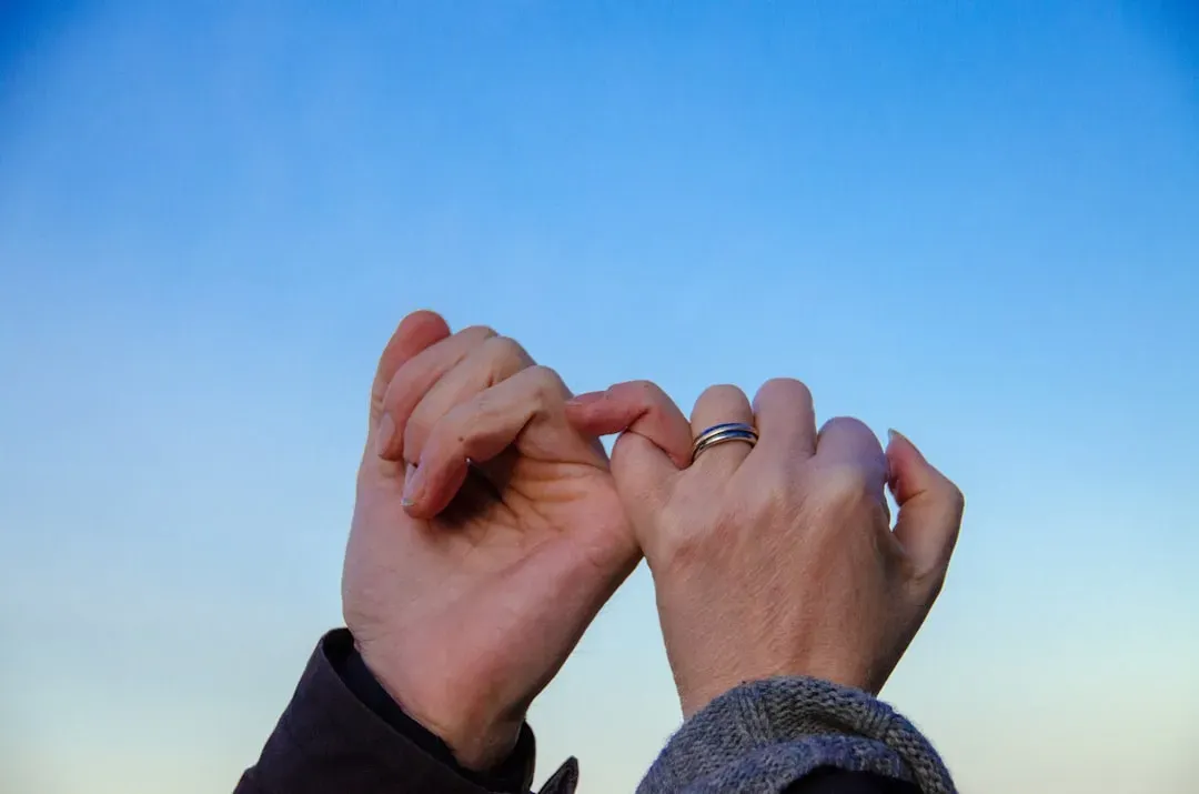 5. Testing Whether He Follows Through on Small Promises (Image Credits: Unsplash)