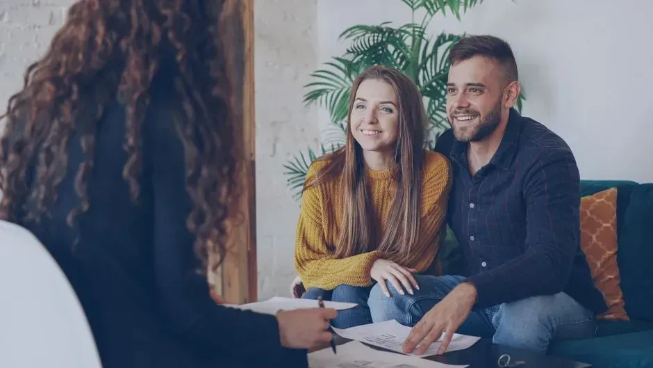6. Making Future Plans That Anchor the Relationship Prematurely (Image Credits: Pexels)