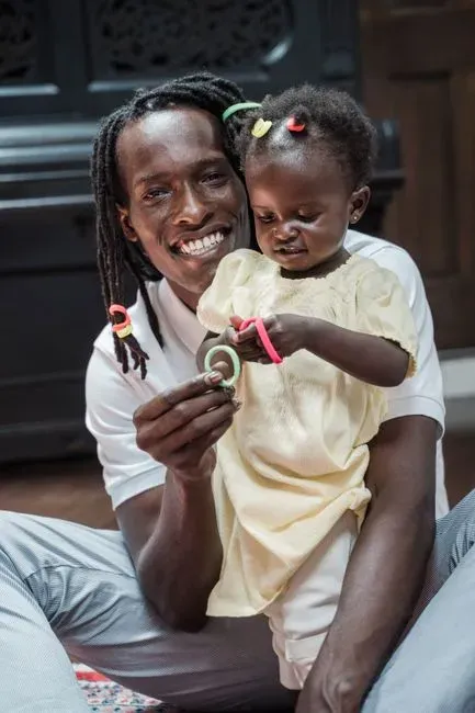 Fathers Are Far More Hands-On Than Their Own Dads Were (Image Credits: Pexels)