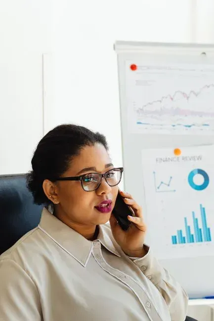 8. They Communicate Proactively, Not Just When You Reach Out (Image Credits: Pexels)