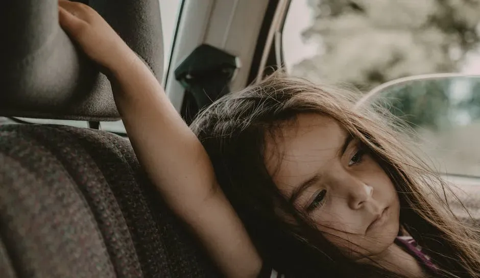 Riding in Cars Without Seatbelts or Car Seats (Image Credits: Pexels)