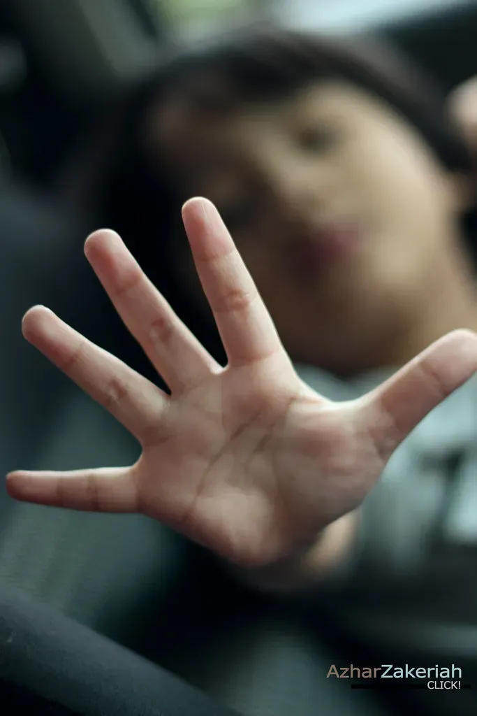 8. "Talk to the Hand" (Har Zakeriah, Flickr, <a href="https://creativecommons.org/licenses/by/2.0/" target="_blank" rel="noopener">CC BY 2.0</a>)