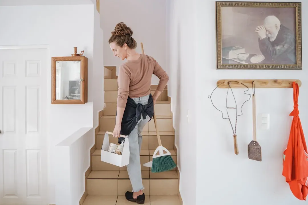 4. Accepting an Unequal Division of Household Labor (Image Credits: Unsplash)