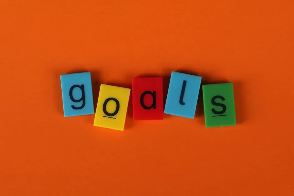 6. They Set Specific Goals and Pursue Them Daily (Image Credits: Pexels)