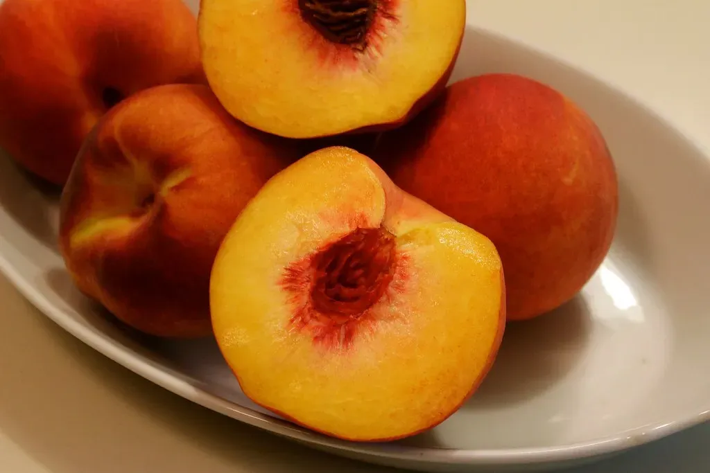 8. Peaches (MeghanMcCarthy, Flickr, <a href="https://creativecommons.org/licenses/by/2.0/" target="_blank" rel="noopener">CC BY 2.0</a>)