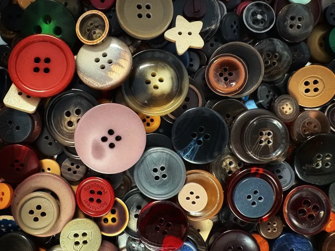 4. Extra buttons and fabric scraps (Image Credits: Unsplash)