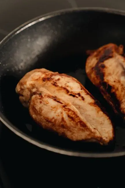Chicken: the protein doing double duty (Image Credits: Pexels)