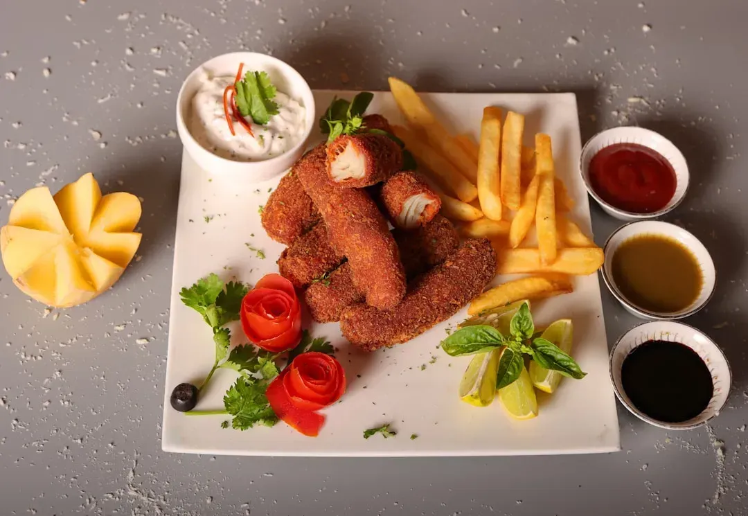 Fish Sticks and Tater Tots (Image Credits: Unsplash)