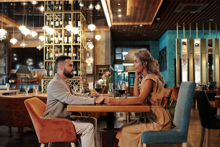3. Waiting Three Days to Call After a Date (Image Credits: Pexels)