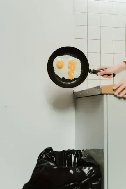 3. Refusing to throw out food that's "still good" past the date (Image Credits: Pexels)
