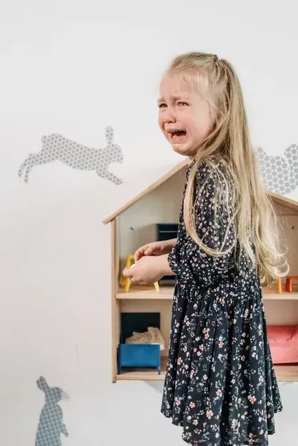 1. You pause before reacting to meltdowns (Image Credits: Pexels)