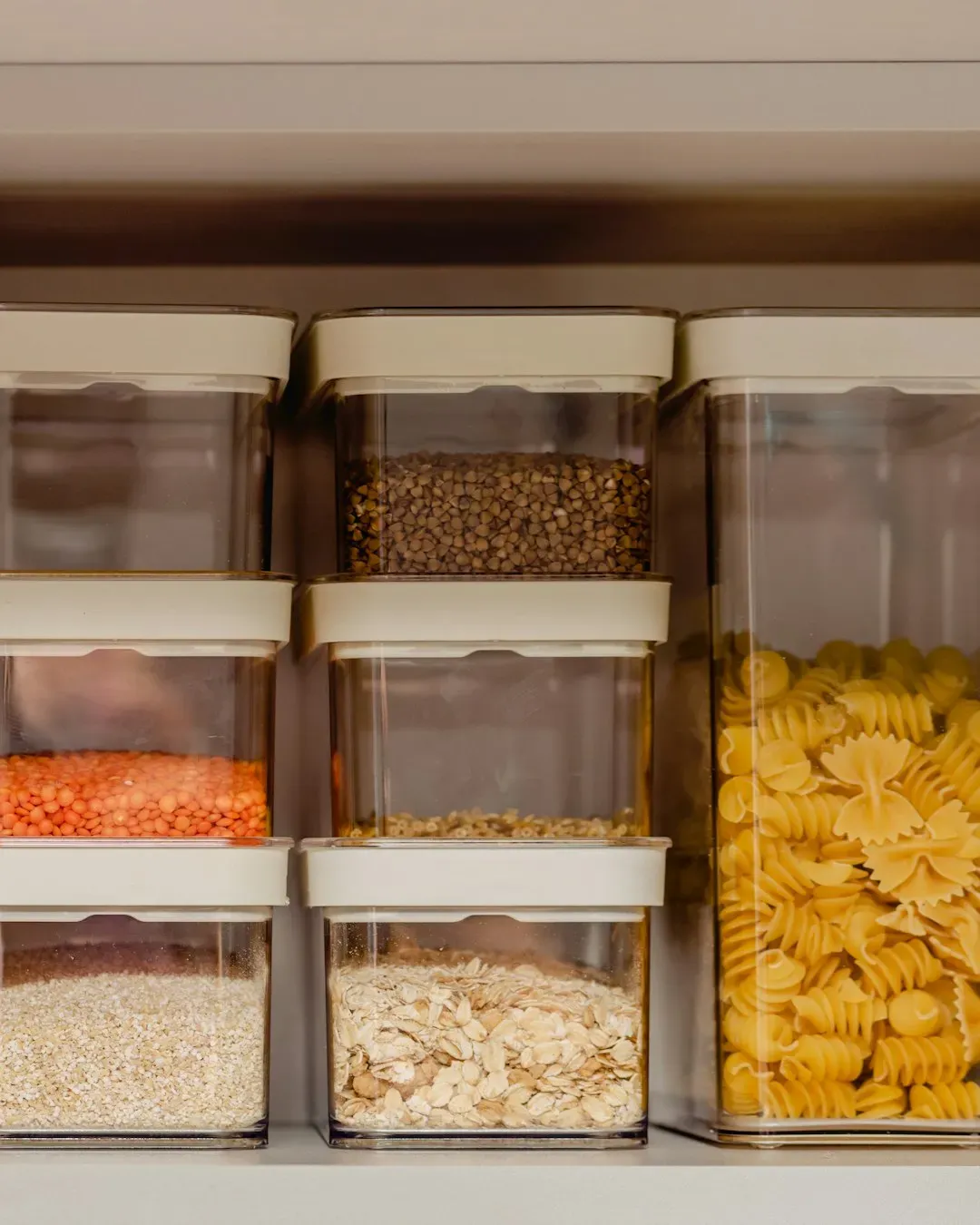 3. Using Airtight Containers Correctly (Image Credits: Unsplash)