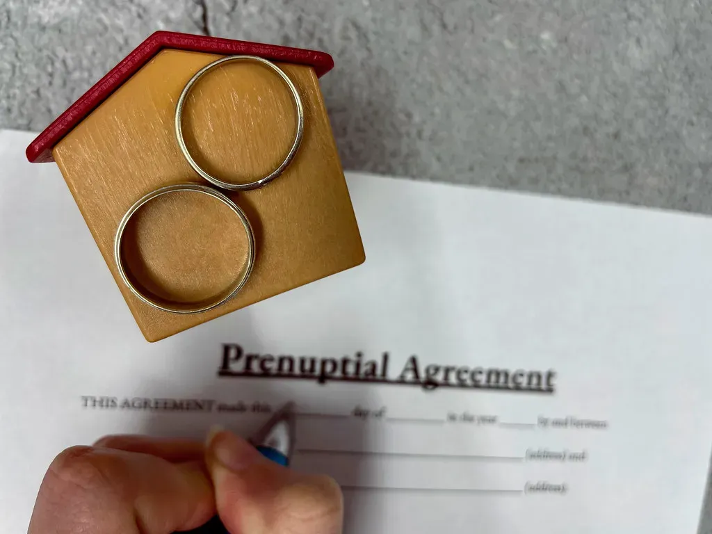 2. Treating a Prenuptial Agreement as an Insult (advokatsmart.no, Flickr, <a href="https://creativecommons.org/licenses/by/2.0/" target="_blank" rel="noopener">CC BY 2.0</a>)