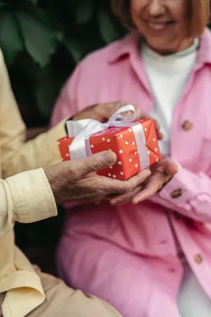 6. They Are Genuinely More Generous, Not Performatively So (Image Credits: Pexels)