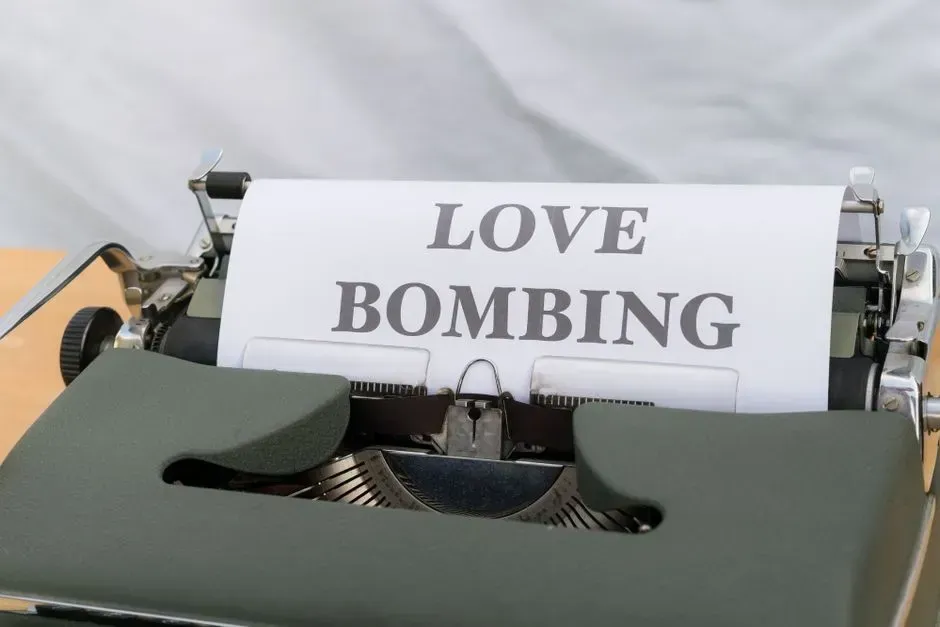 Love Bombing: When Intense Affection Is a Warning, Not a Gift (Image Credits: Pexels)