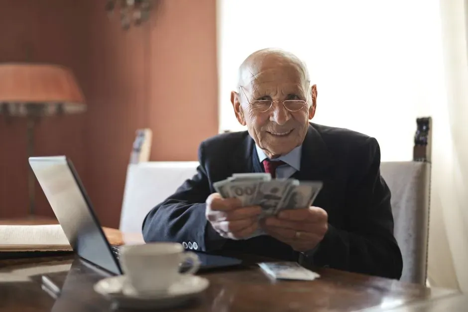 Why the Income Replacement Rule Still Guides the Math (Image Credits: Pexels)