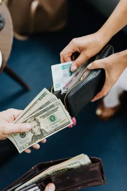 7. Pay dissatisfaction isn't universal, and that gap is widening (Image Credits: Pexels)