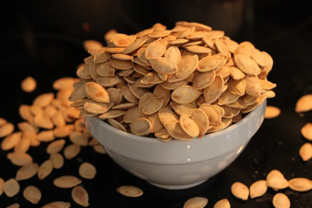 Pumpkin Seeds: A Mineral Powerhouse in a Small Package (jaxzin, Flickr, <a href="https://creativecommons.org/licenses/by/2.0/" target="_blank" rel="noopener">CC BY 2.0</a>)