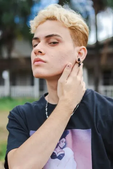 14. Mewing (Image Credits: Pexels)