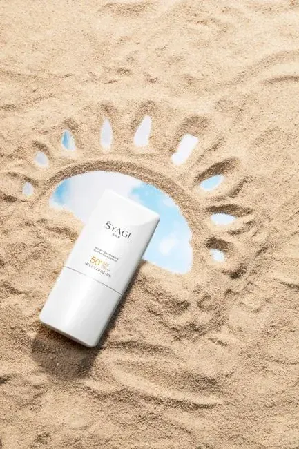 4. Skipping Sun Protection (Image Credits: Pexels)