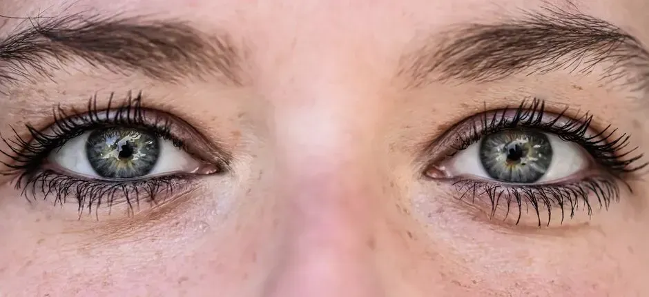 11. They Maintain Eye Contact That Lingers a Beat Too Long (Image Credits: Pexels)