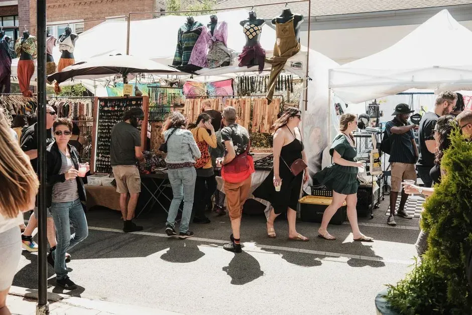 The neighborhood street fair that felt the most human (Image Credits: Pexels)