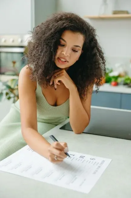 3. A Weekly Meal Plan Is a Normal Part of Life (Image Credits: Pexels)
