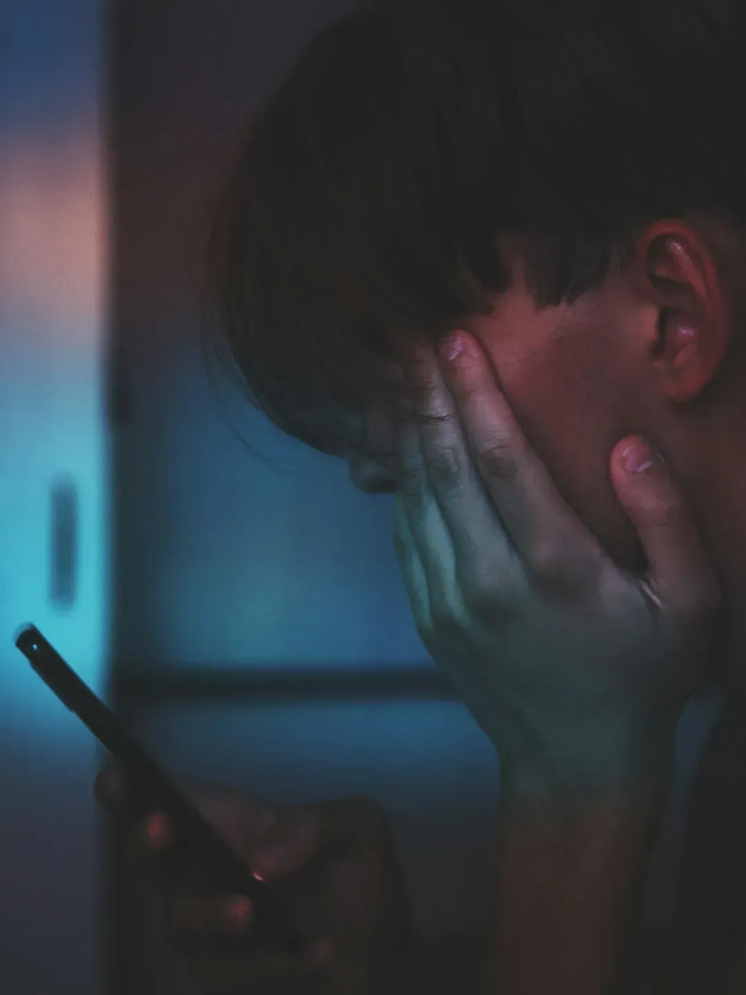 The Warning Signs That Something Is Being Hidden (Image Credits: Unsplash)