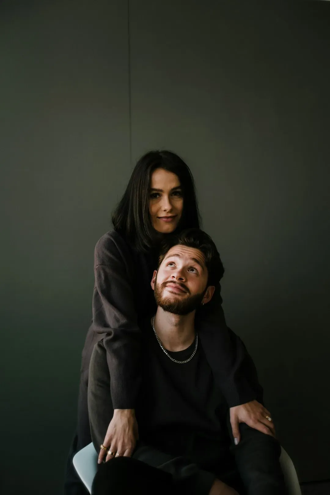 6. The Partner Who Handles Disagreements With Grace (Image Credits: Unsplash)