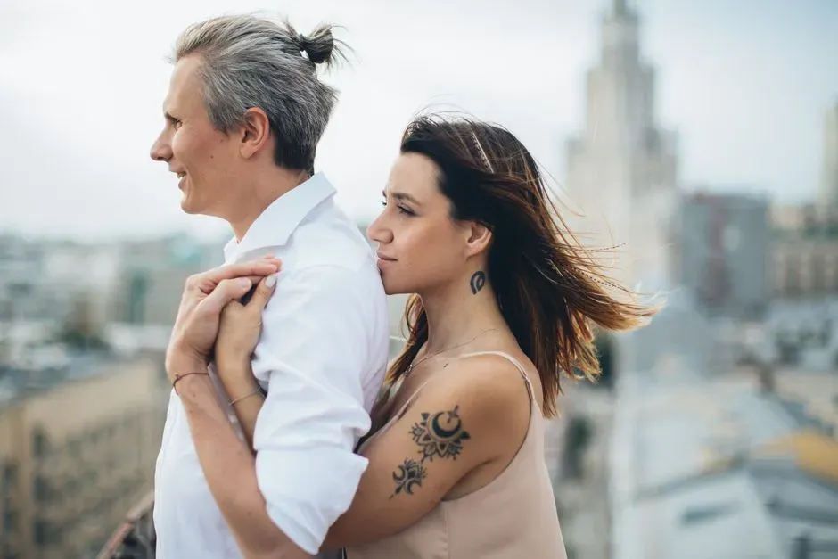 6. They Don't Mistake Intensity for Intimacy (Image Credits: Pexels)