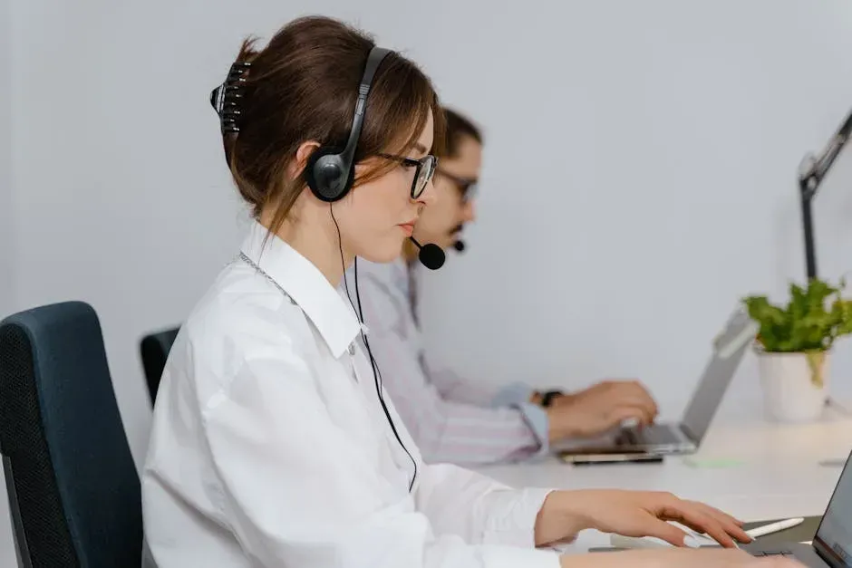 7. Consistently Poor or Unresponsive Customer Service (Image Credits: Pexels)