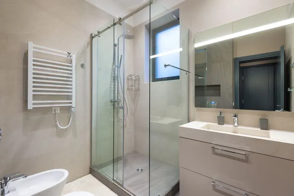 10. Doorless, curbless open showers (Image Credits: Pexels)