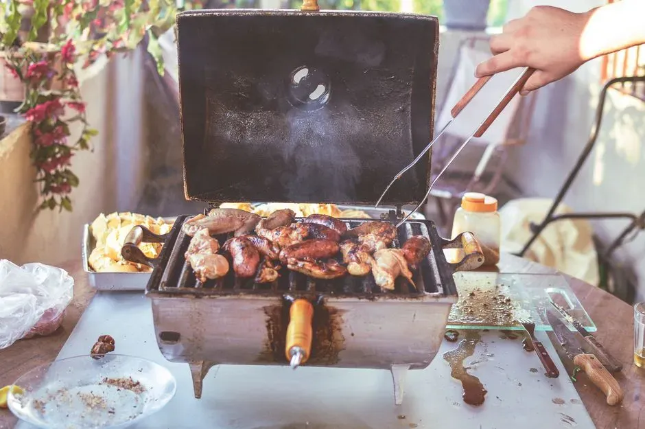 9. Overcrowding the grill or flipping too often (Image Credits: Pexels)