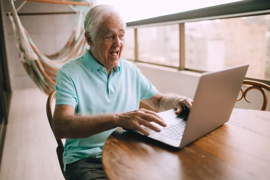 5. Typing full URLs into a search bar instead of using it as a search engine (Image Credits: Pexels)