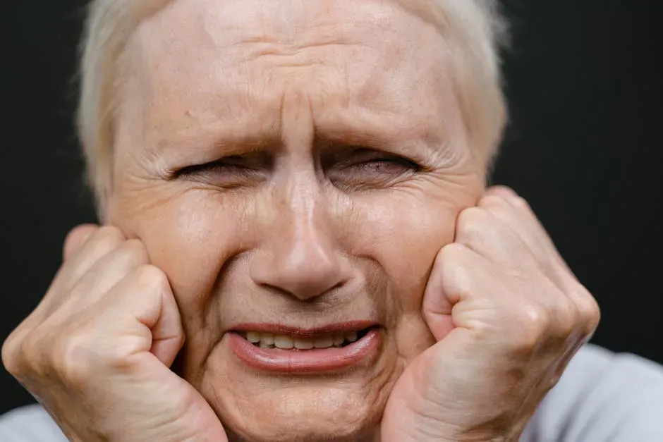 2. The Habit of Emotional Withdrawal (Image Credits: Pexels)