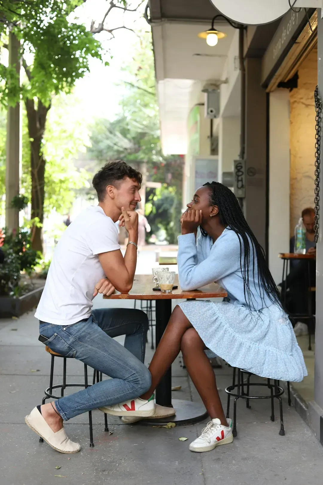 Keep intimacy off the table early on (Image Credits: Unsplash)