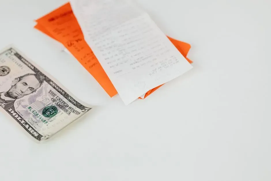 7. Splitting the Bill in a Complicated, Time-Consuming Way (Image Credits: Pexels)