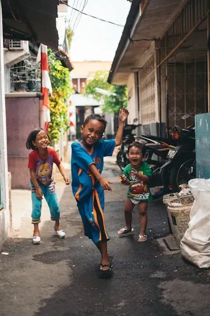 3. Kids Roaming the Neighborhood Until Dark (Image Credits: Pexels)