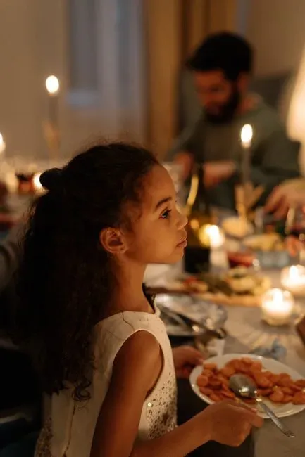 6. Bringing your own food or dietary substitutions uninvited (Image Credits: Pexels)