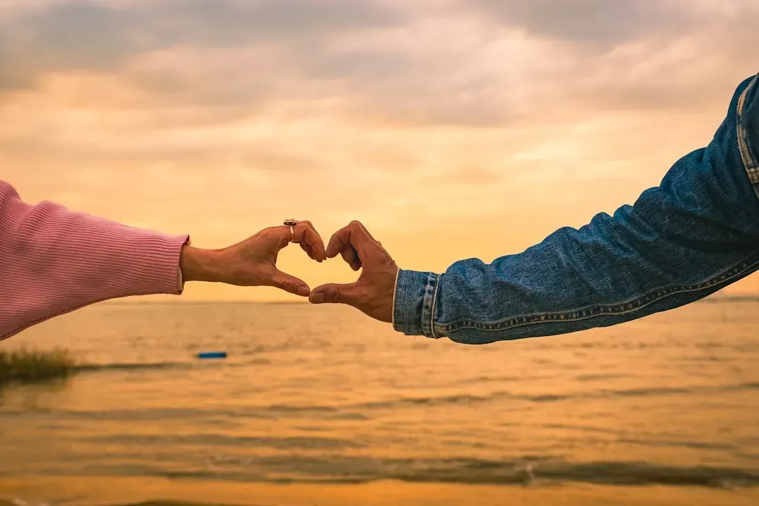 5. Treating Jealousy as Proof of Love (Image Credits: Unsplash)