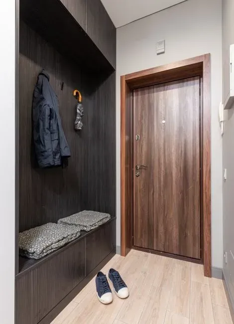 10. A dedicated mudroom or drop zone near the entry (Image Credits: Pexels)