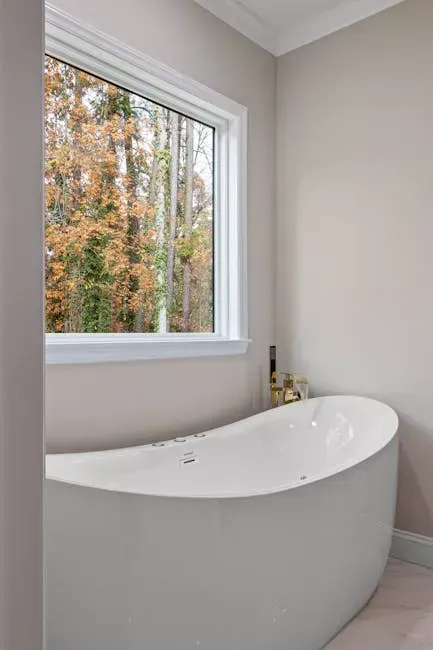 7. Oversized Soaking Tubs (Image Credits: Pexels)