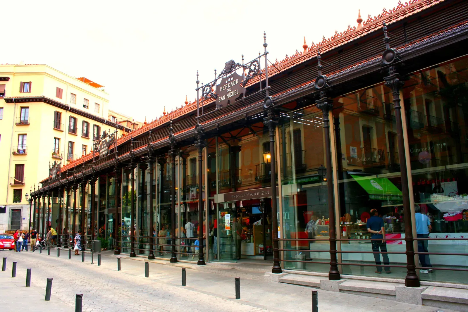 9. Mercado de San Miguel, Madrid, Spain (Flickr, <a href="https://commons.wikimedia.org/w/index.php?curid=7334415" target="_blank" rel="noopener">CC BY 2.0</a>)